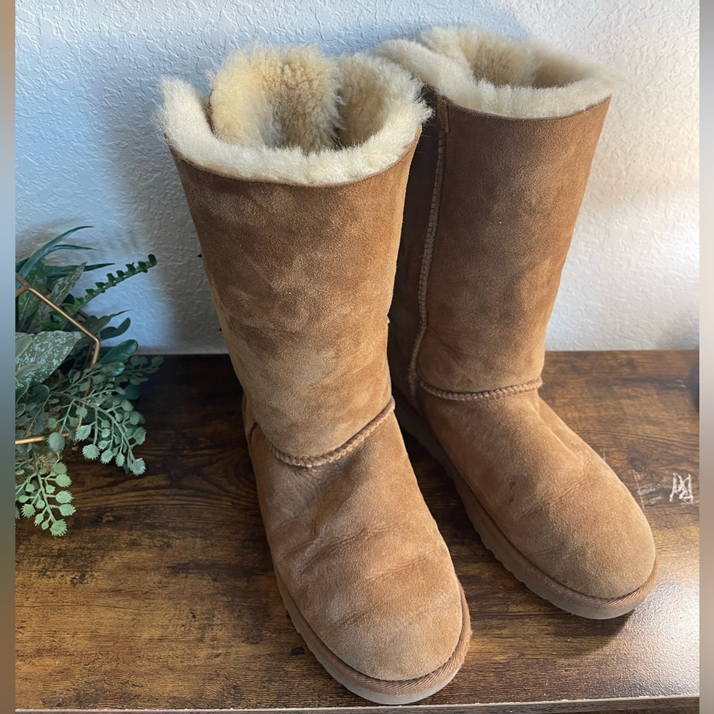 Women's Bailey Bow Tall II Boots size 6